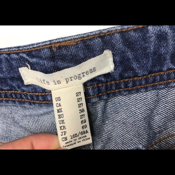 Life in Progress distressed fold up capri jean 27 - Picture 4 of 7